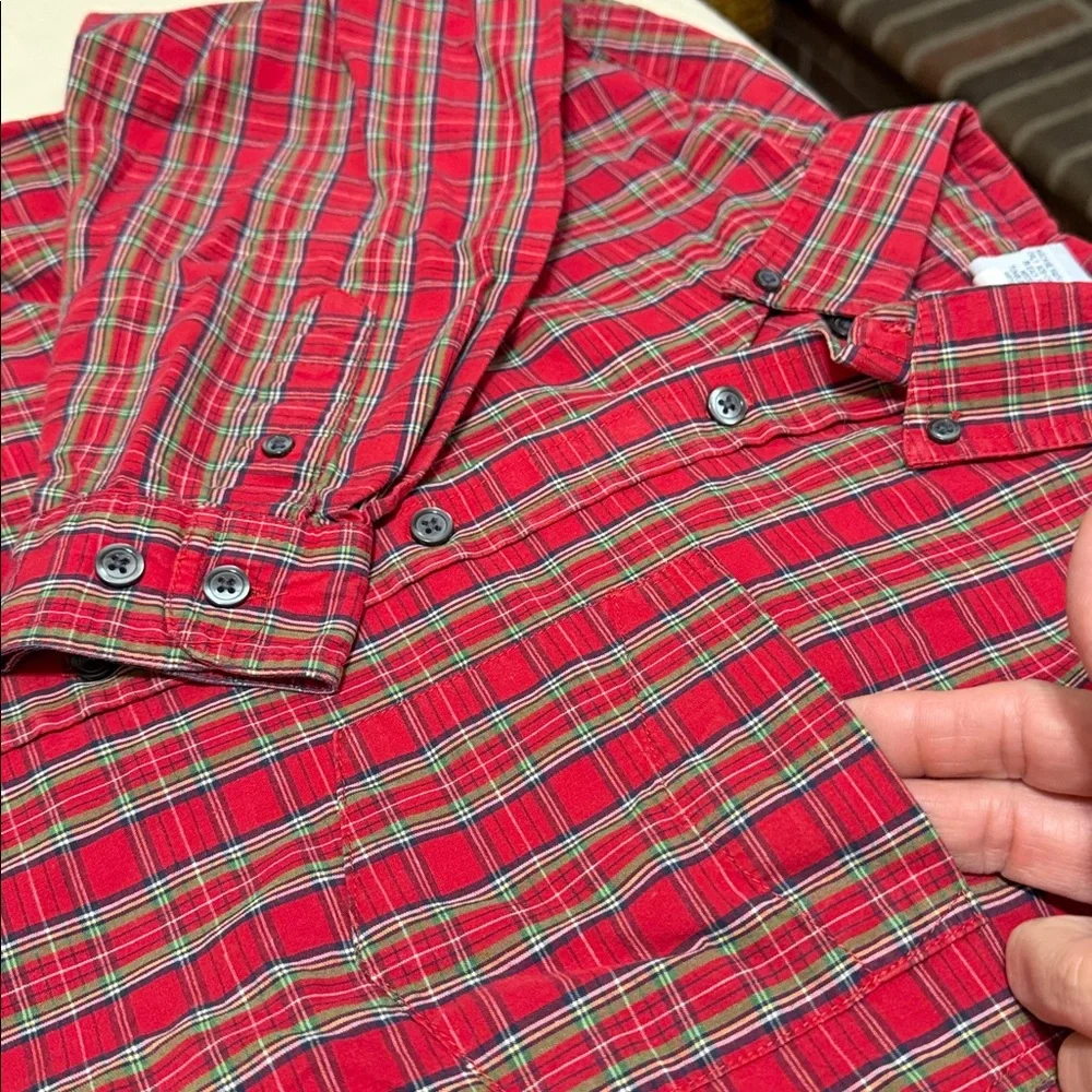 Old Navy Red and Green Plaid Boy’s Button Down Shirt, Size 8.